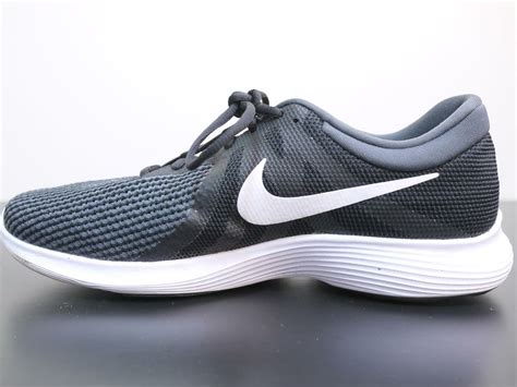 Nike Revolution 4 Review 